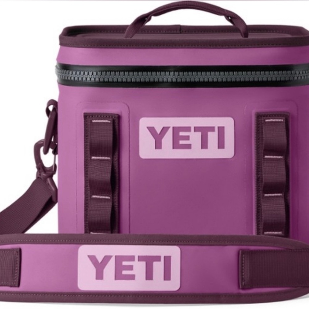 Yeti Hopper Flip 8 Soft Cooler Nordic Purple